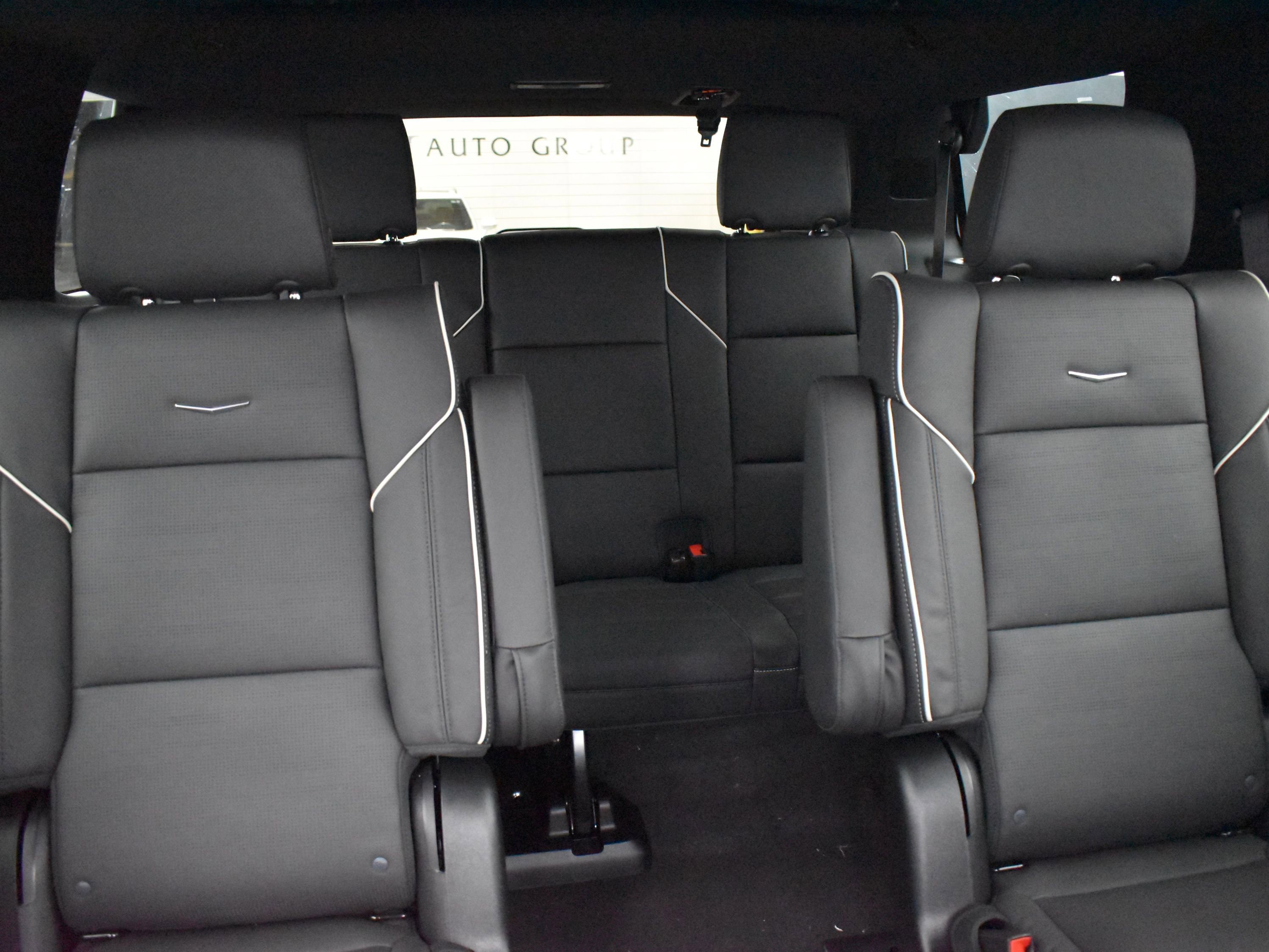 Used 2024 Cadillac Escalade Premium Luxury image 14