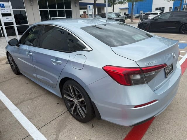 Used 2022 Honda Civic Touring image 3