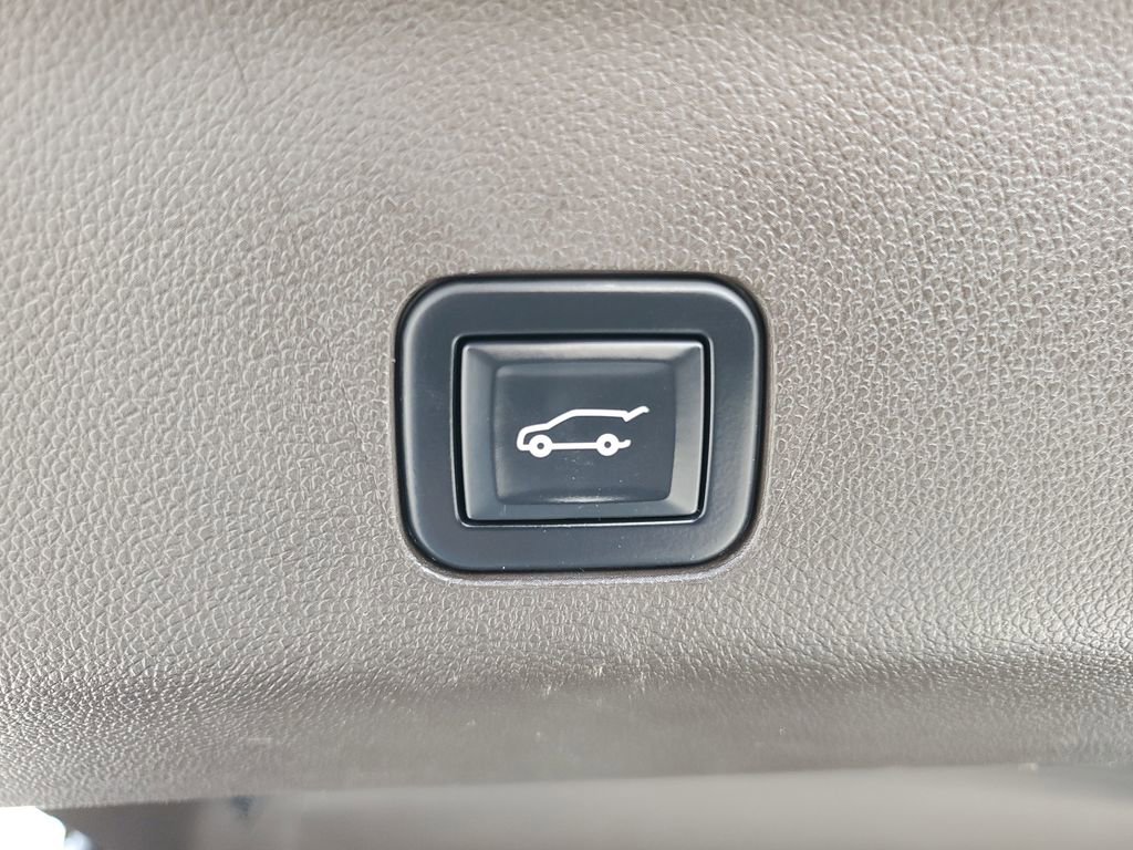 Used 2022 Chevrolet Tahoe Z71 w/ Luxury Package image 33