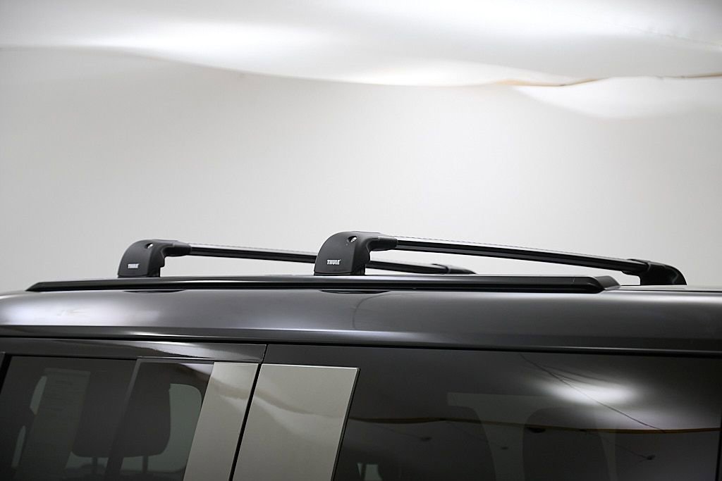 Used 2024 Land Rover Defender 130 X-Dynamic SE image 8