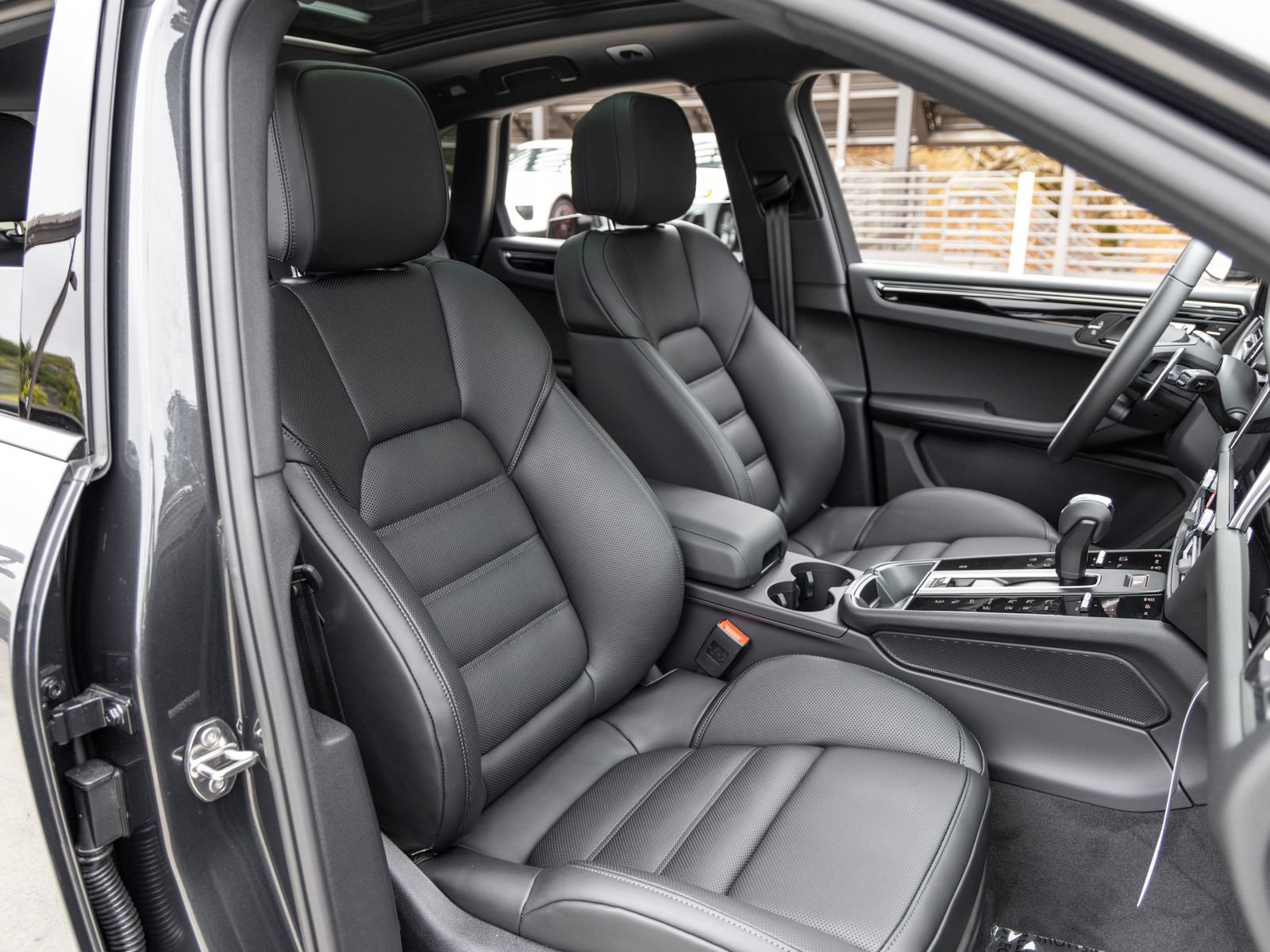 New 2026 Porsche Macan AWD/4WD image 67