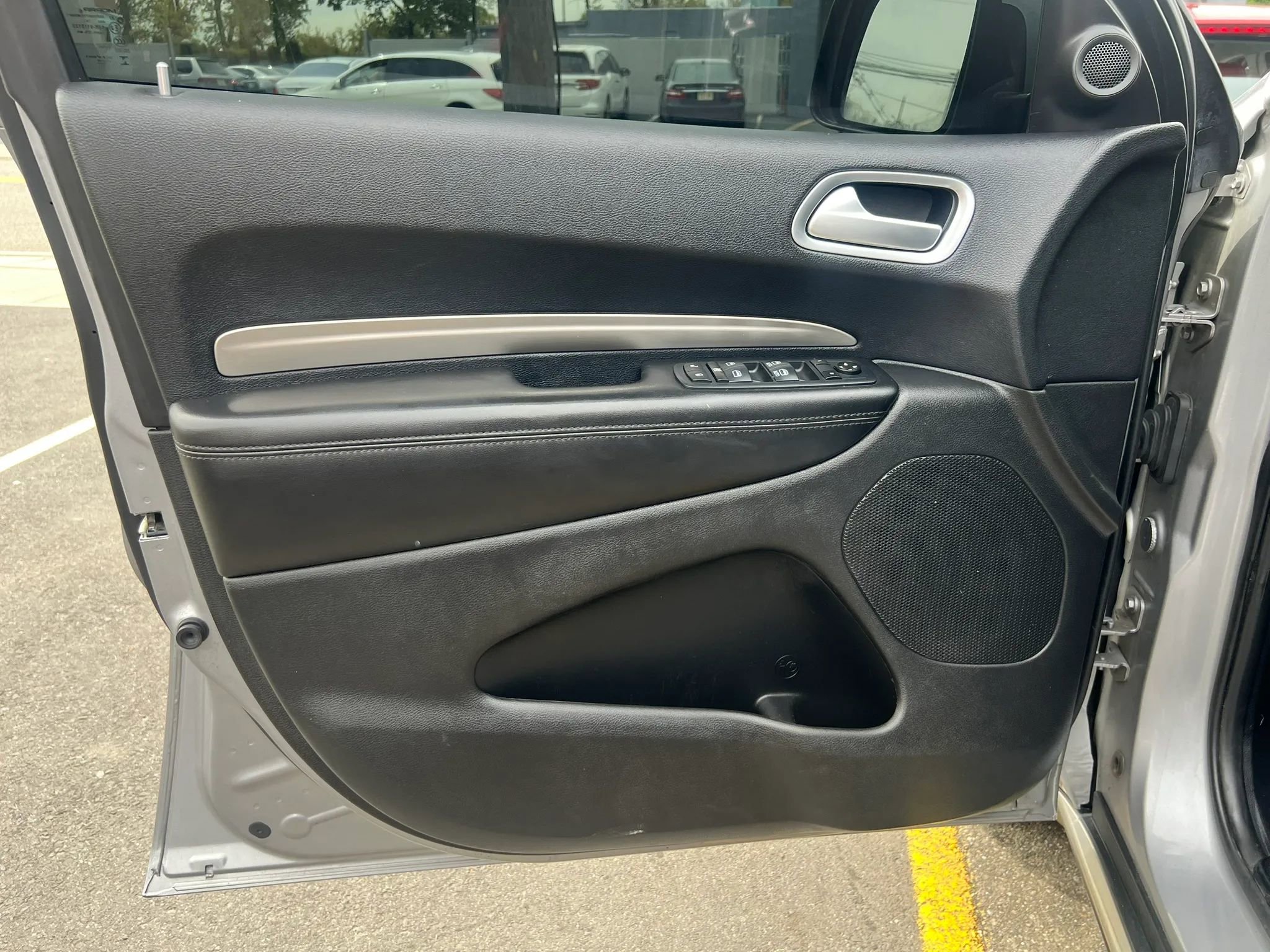 Used 2019 Dodge Durango SXT w/ 3rd Row Seating Group AWD/4WD image 11
