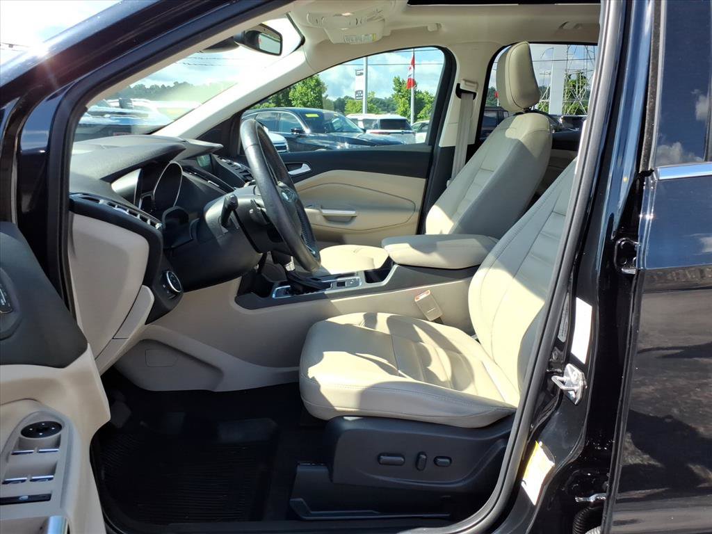 Used 2018 Ford Escape Titanium w/ Ford Safe & Smart Package AWD/4WD image 11