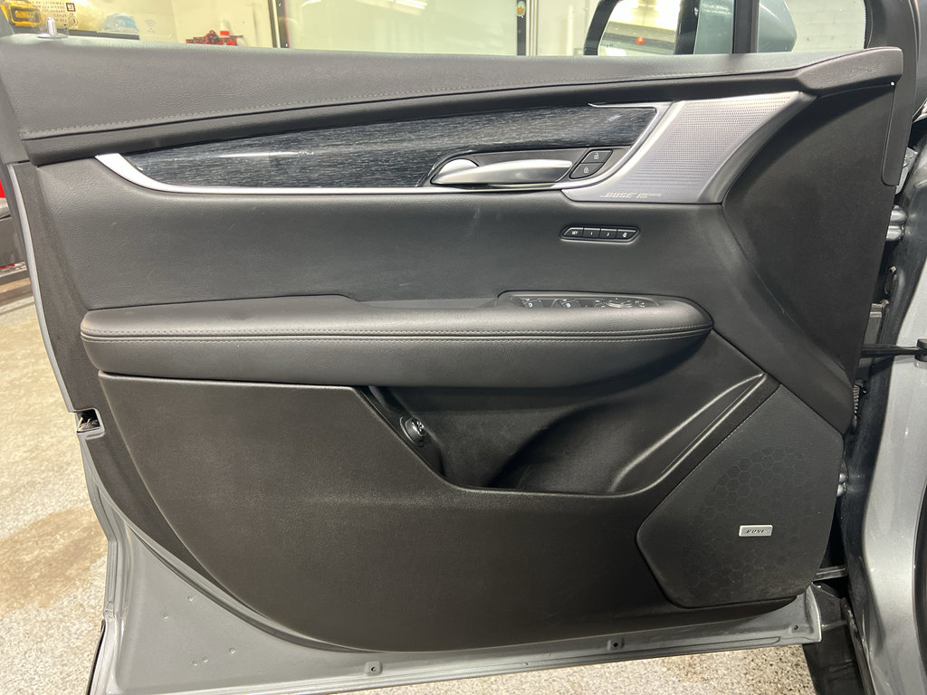 Used 2023 Cadillac XT5 Premium Luxury image 17