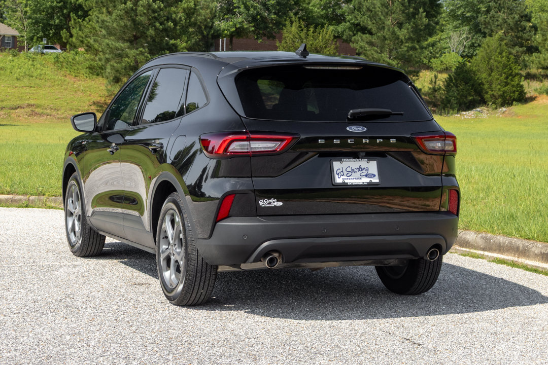 Used 2025 Ford Escape ST-Line w/ Tech Pack #1 FWD image 4
