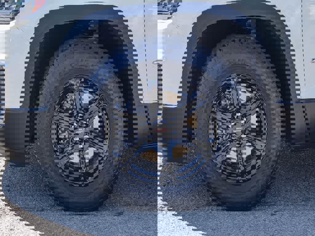 Used 2023 GMC Acadia AT4 w/ Technology Package image 10