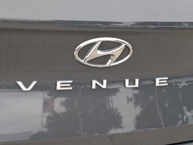 Used 2025 Hyundai Venue SEL FWD image 8