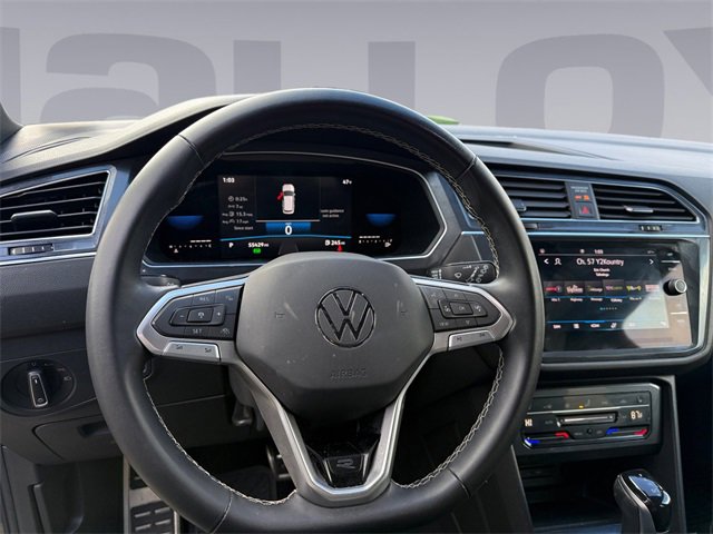 Used 2023 Volkswagen Tiguan SE R-Line image 13