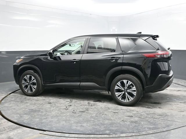 Used 2023 Nissan Rogue SV image 4