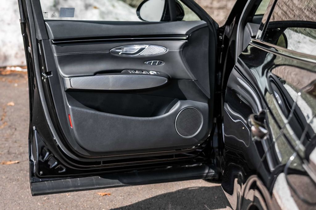 Used 2025 Genesis GV70 3.5T Sport image 21