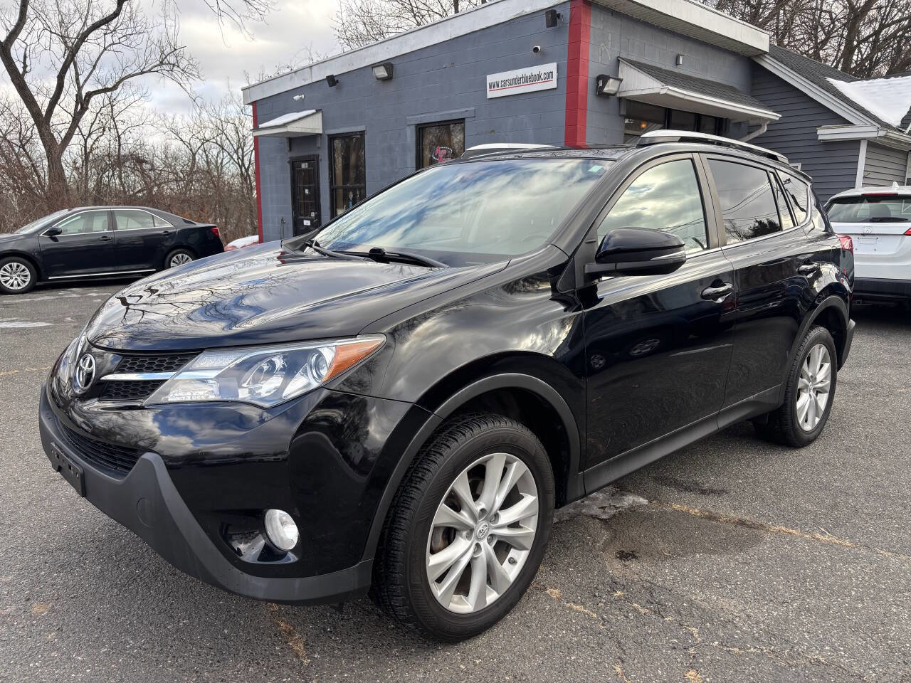Used 2015 Toyota RAV4 Limited image 1