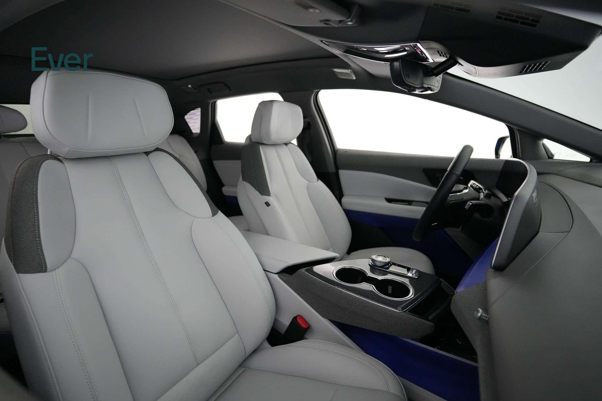 Used 2025 Cadillac Optiq Luxury 1 image 23