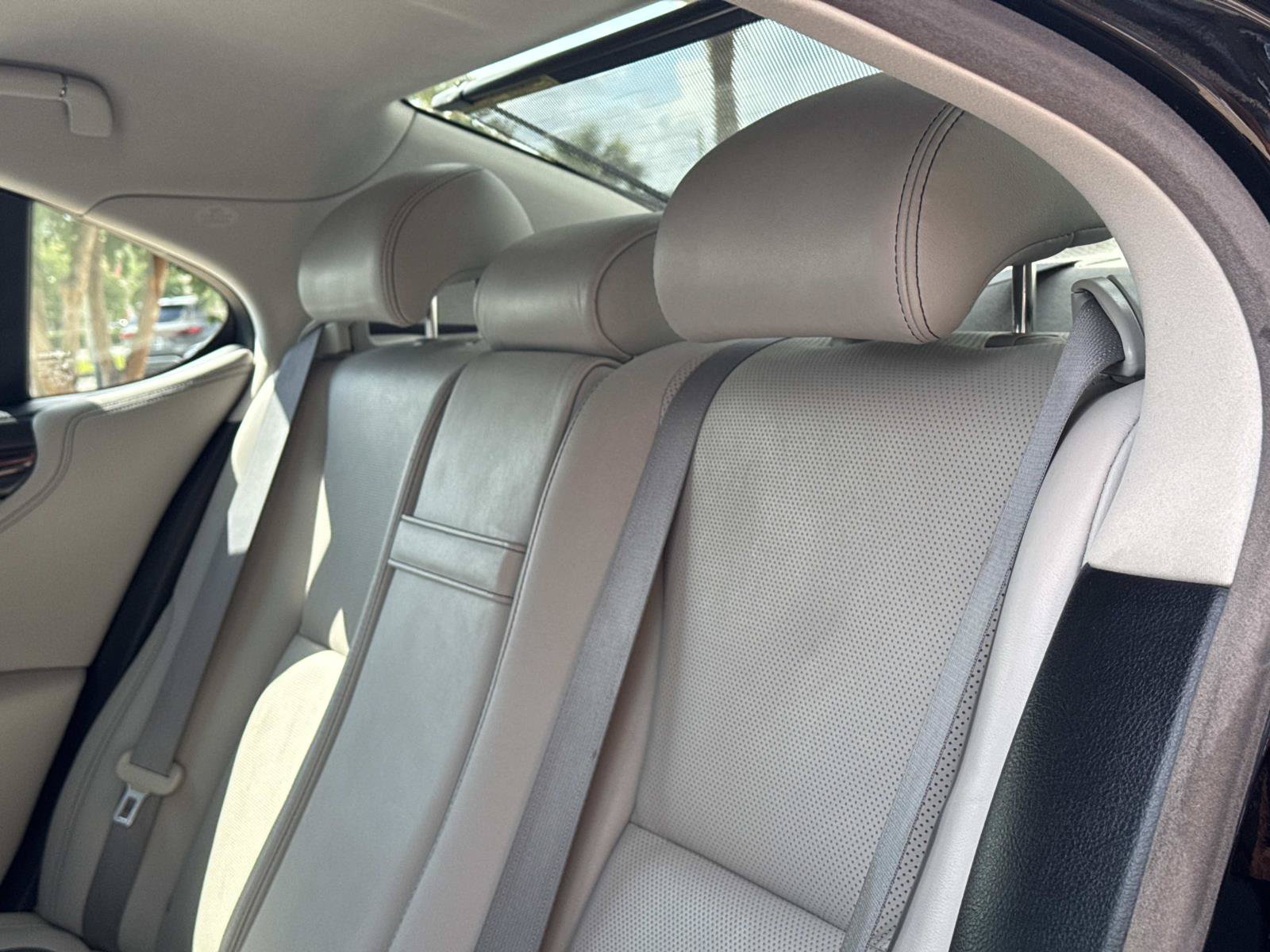 Used 2016 Lexus LS 460 AWD w/ Comfort Package image 19
