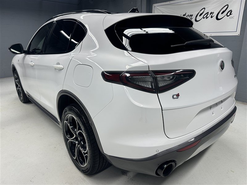 Used 2024 Alfa Romeo Stelvio Ti AWD/4WD image 4