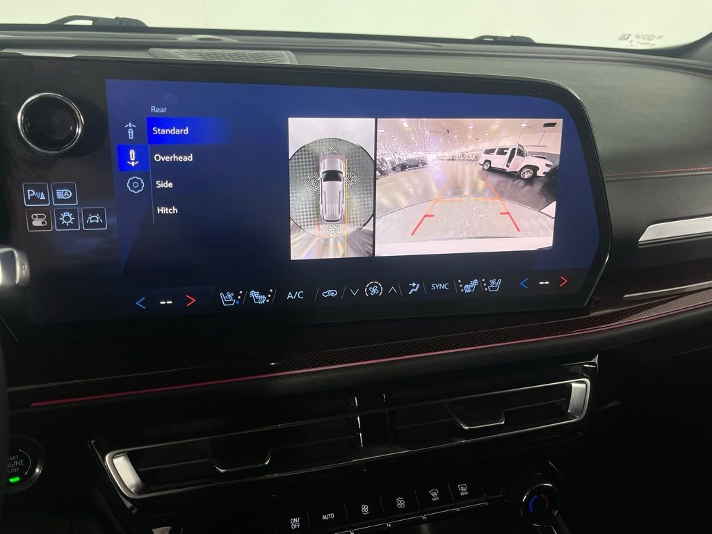 Used 2024 Chevrolet Traverse RS image 20