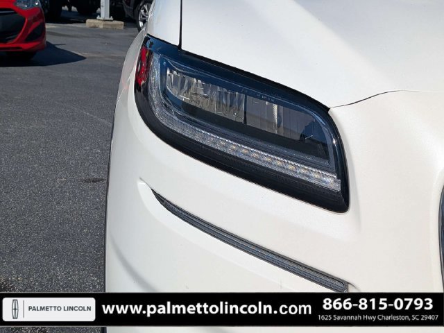 Certified 2022 Lincoln Nautilus FWD w/ Premium Package image 10