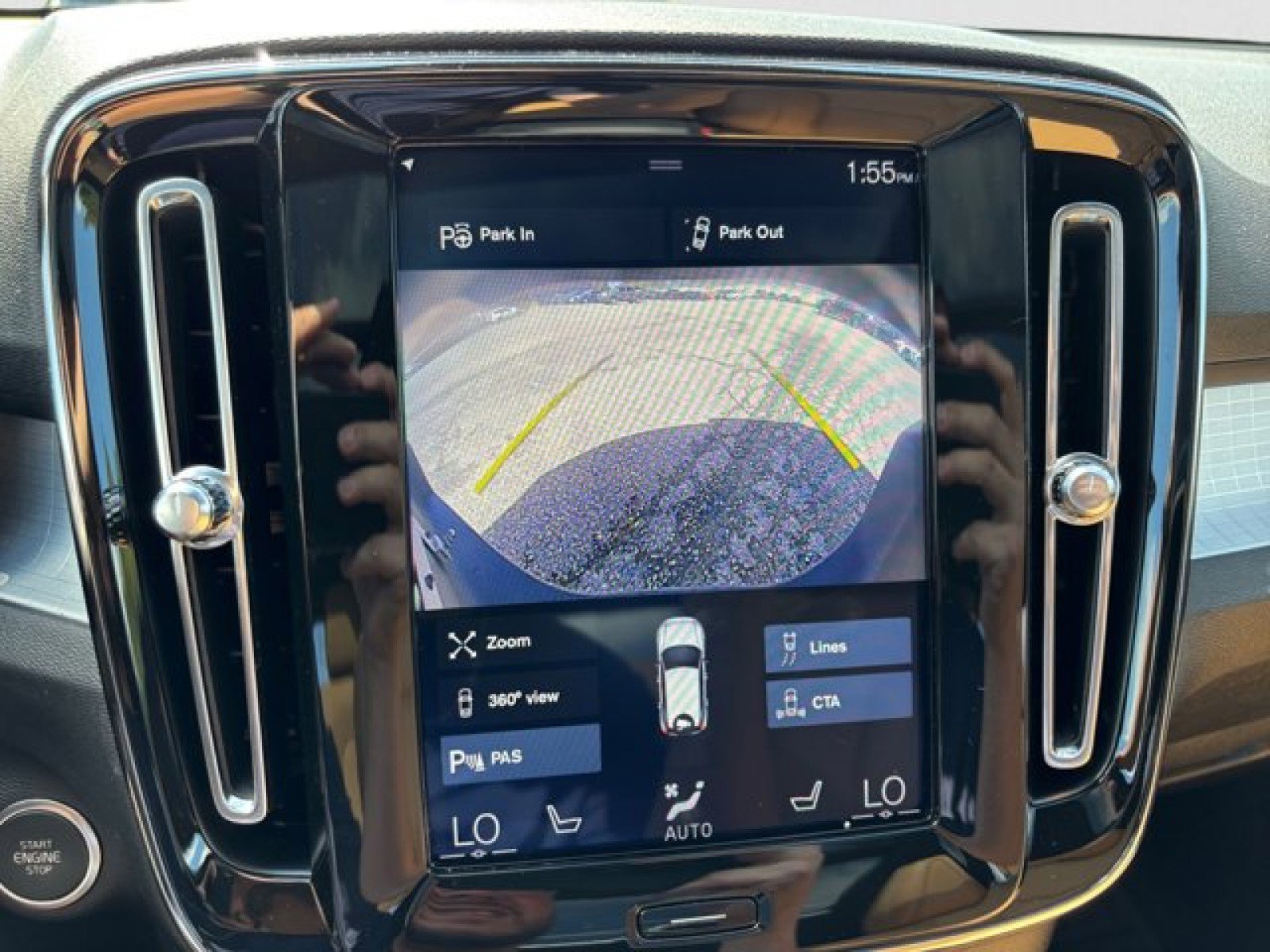 Used 2019 Volvo XC40 T5 Momentum image 17