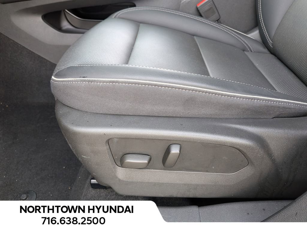 Used 2023 Buick Envision Essence image 31