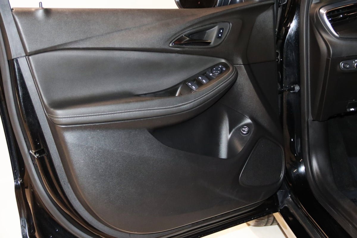 Used 2024 Buick Encore GX Sport Touring w/ Comfort Package FWD image 31