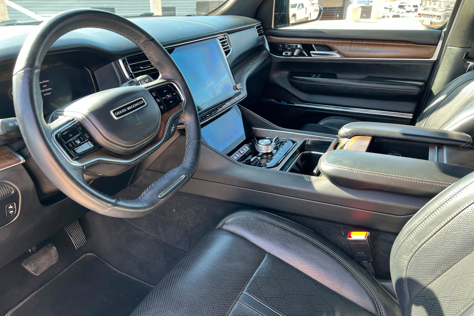 Used 2023 Jeep Grand Wagoneer L Series II image 15