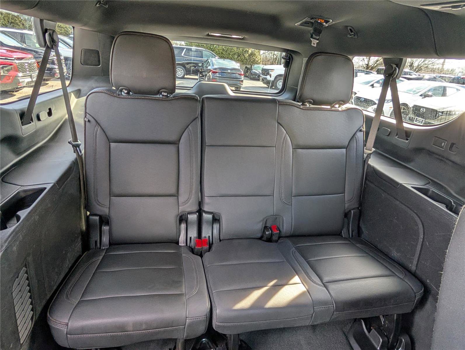 Used 2023 Chevrolet Suburban High Country w/ Advanced Technology Package image 14