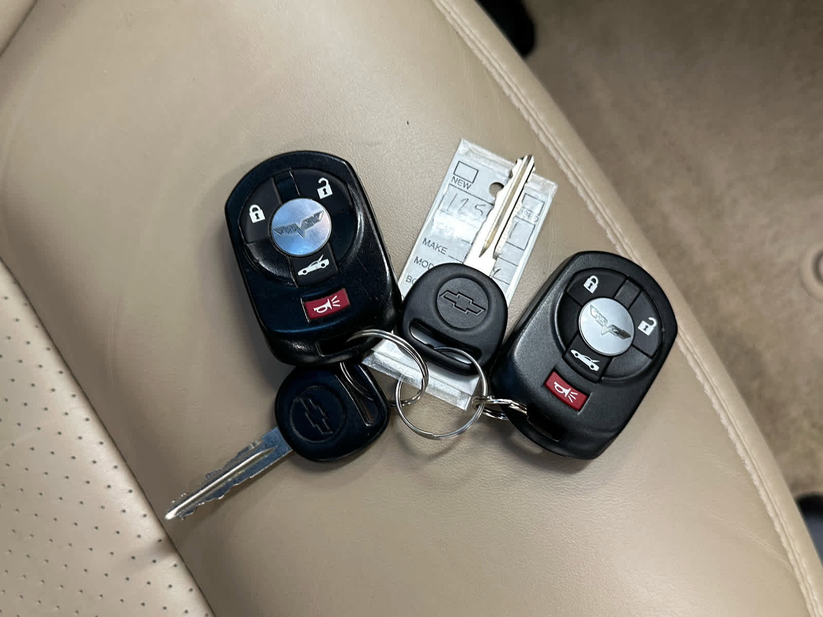 Used 2006 Chevrolet Corvette Coupe w/ Preferred Equipment Group RWD image 27