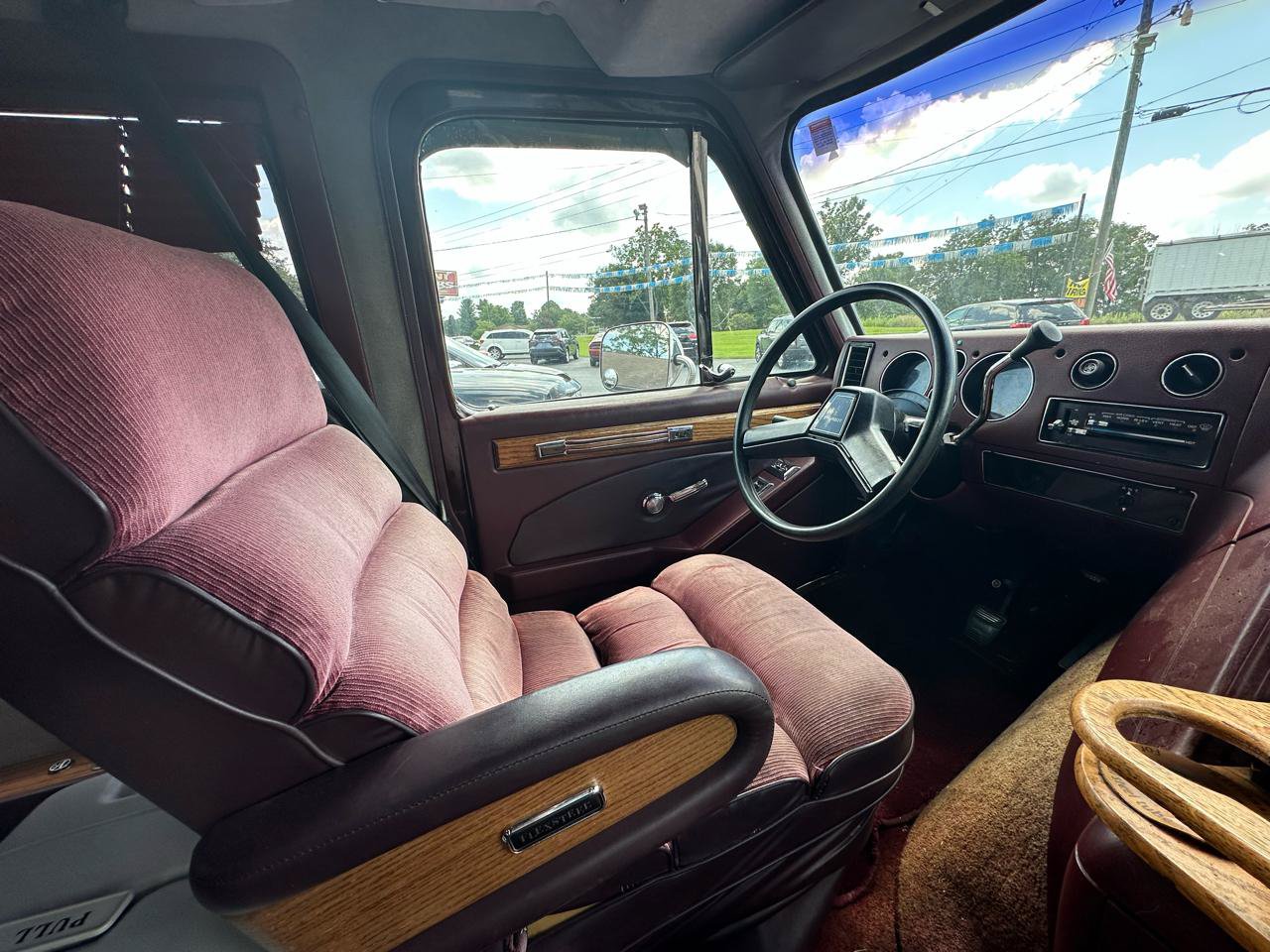 Used 1987 Chevrolet G20 RWD image 9