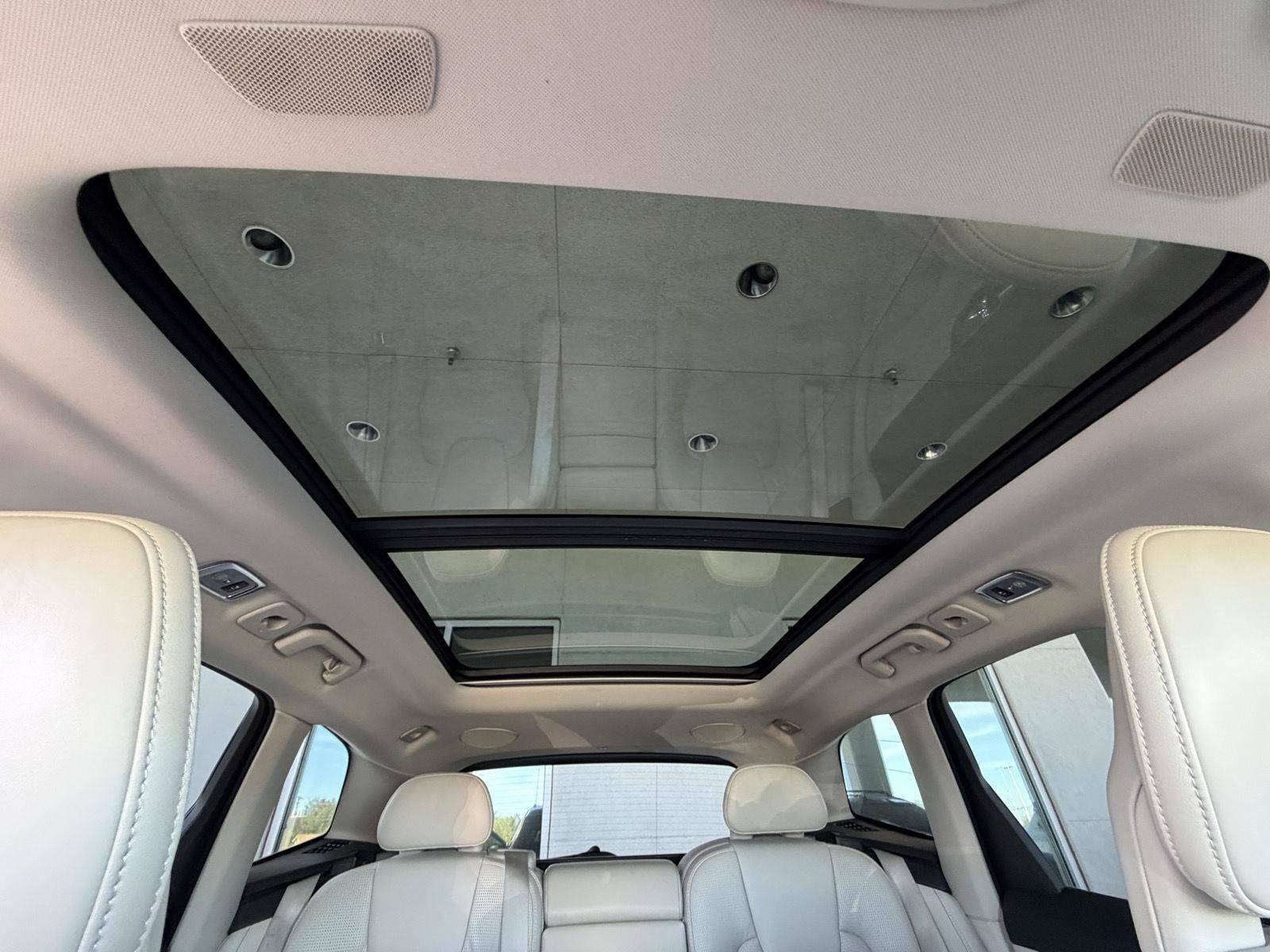 Used 2018 Volvo XC60 T6 Inscription w/ Luxury Seat Package image 39