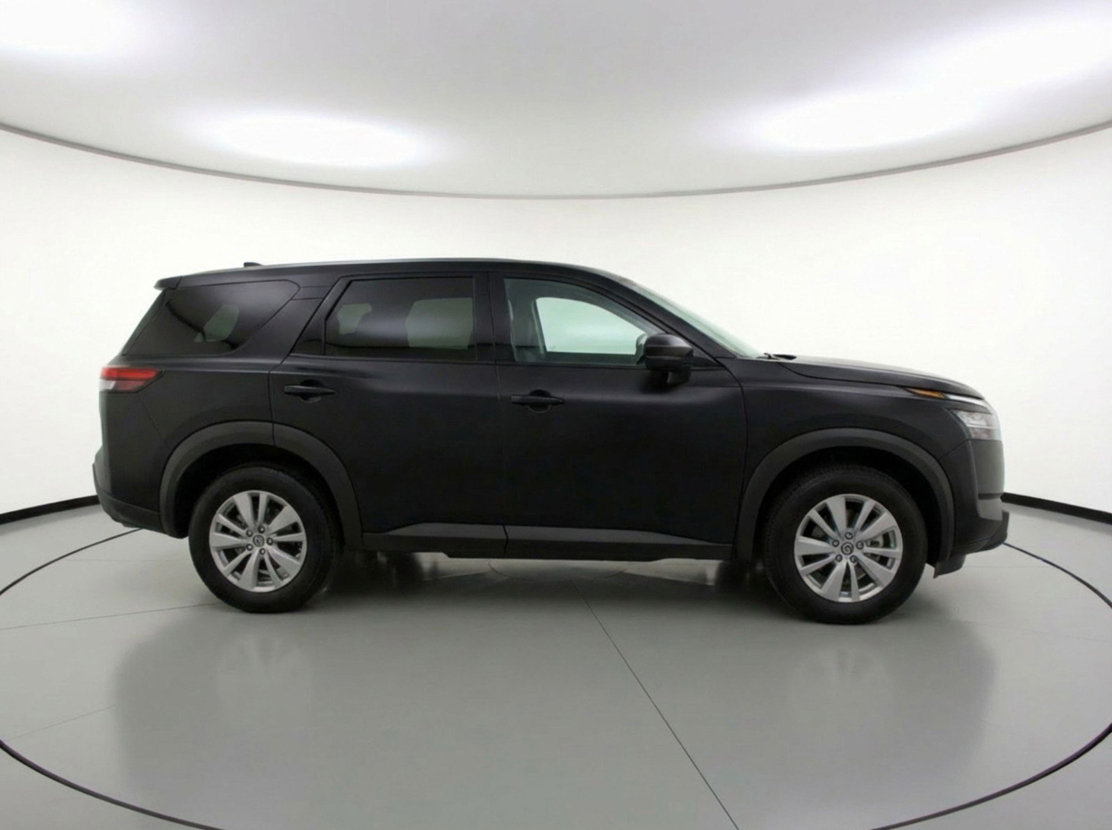 Used 2025 Nissan Pathfinder SV image 11