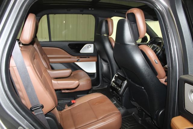 Used 2023 Lincoln Aviator Reserve w/ Equipment Group 201A image 17