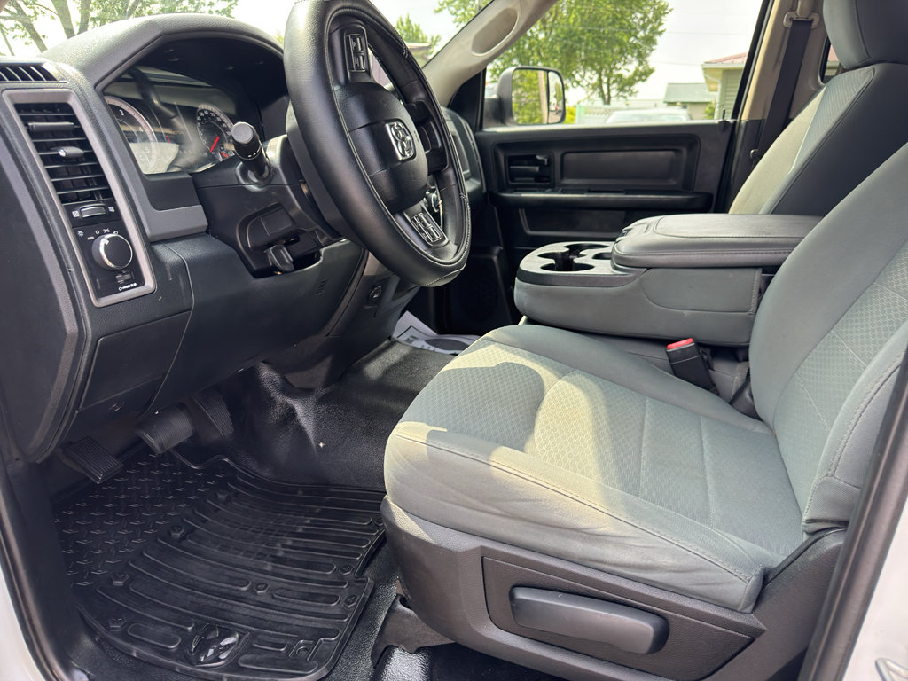 Used 2016 RAM 3500 Tradesman w/ Chrome Appearance Group AWD/4WD image 10