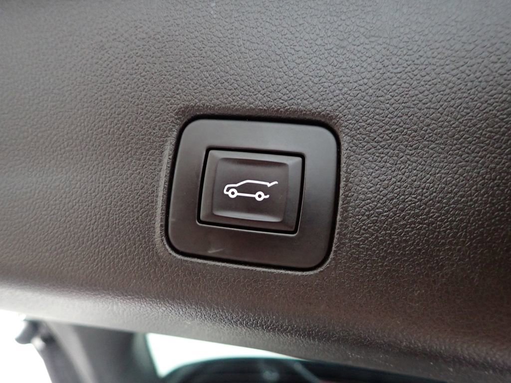 Used 2023 Chevrolet TrailBlazer ACTIV w/ Sun and Liftgate Package image 17