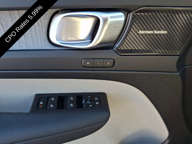 Certified 2024 Volvo XC40 B5 Plus w/ Climate Package AWD/4WD image 15