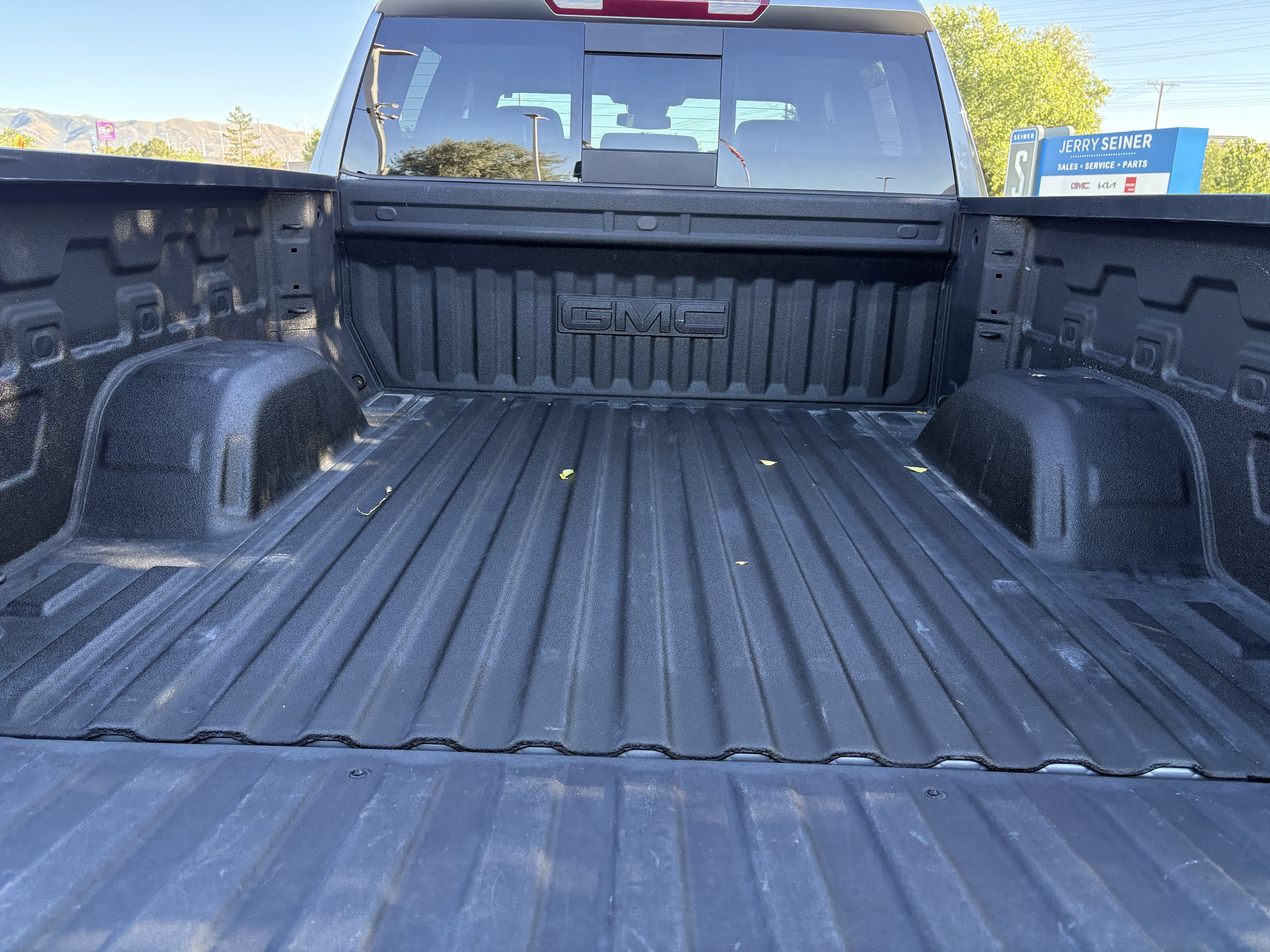 Used 2025 GMC Sierra 1500 Elevation w/ Elevation Premium Package AWD/4WD image 12