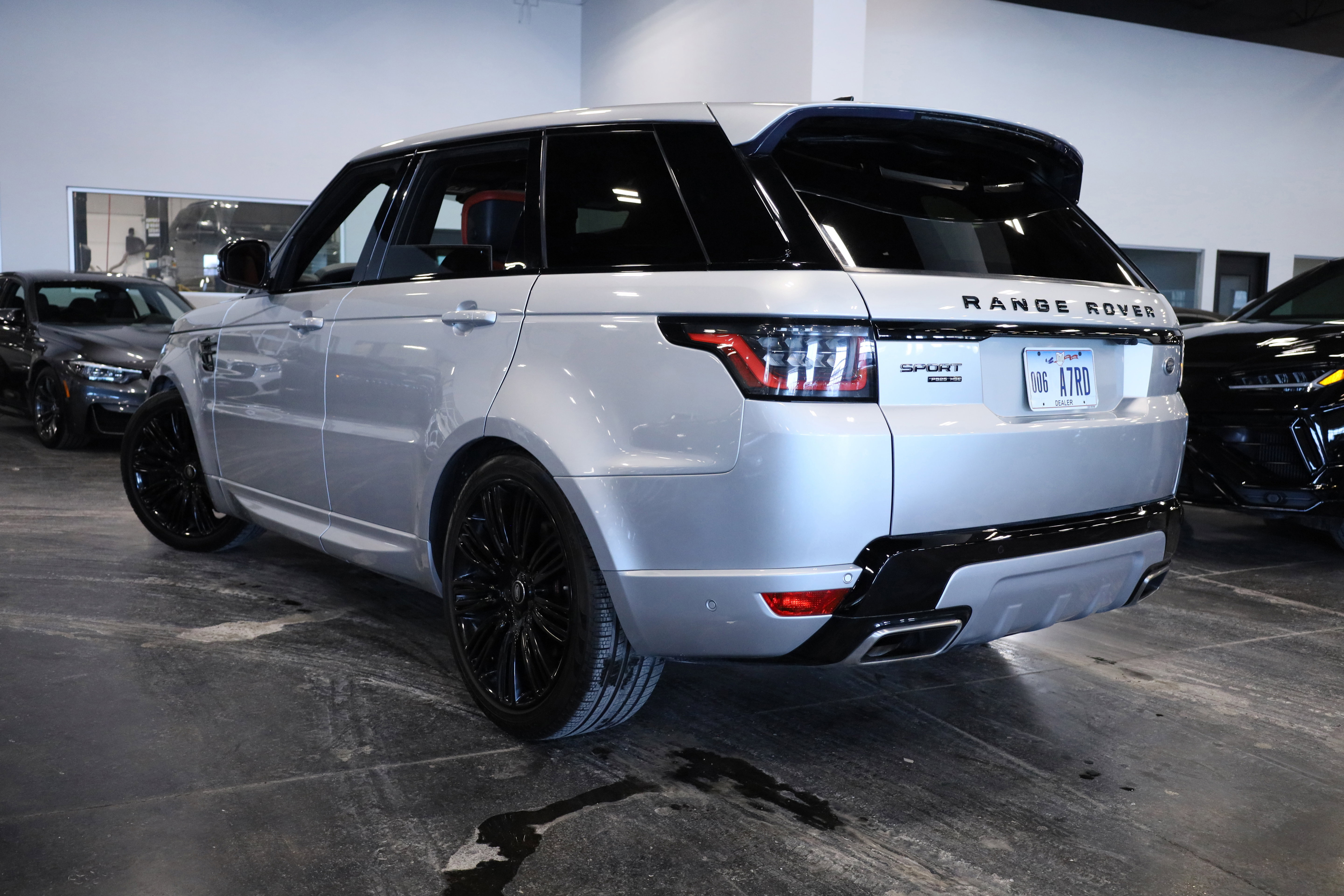 Used 2020 Land Rover Range Rover Sport HSE Dynamic image 4