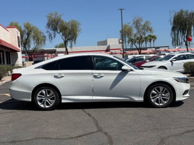 Used 2018 Honda Accord LX image 2