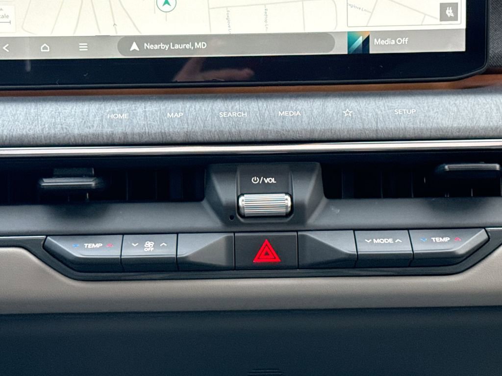 Used 2024 Kia EV9 Land image 17