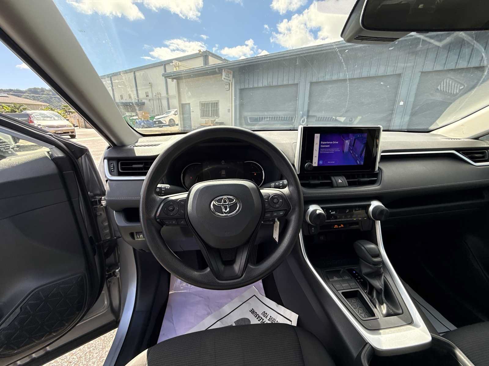 Used 2023 Toyota RAV4 LE FWD image 15