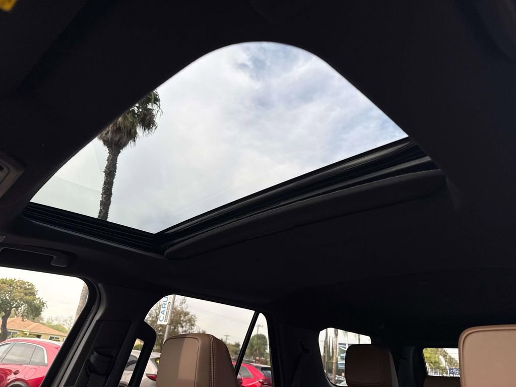 Used 2025 Toyota 4Runner Limited image 9