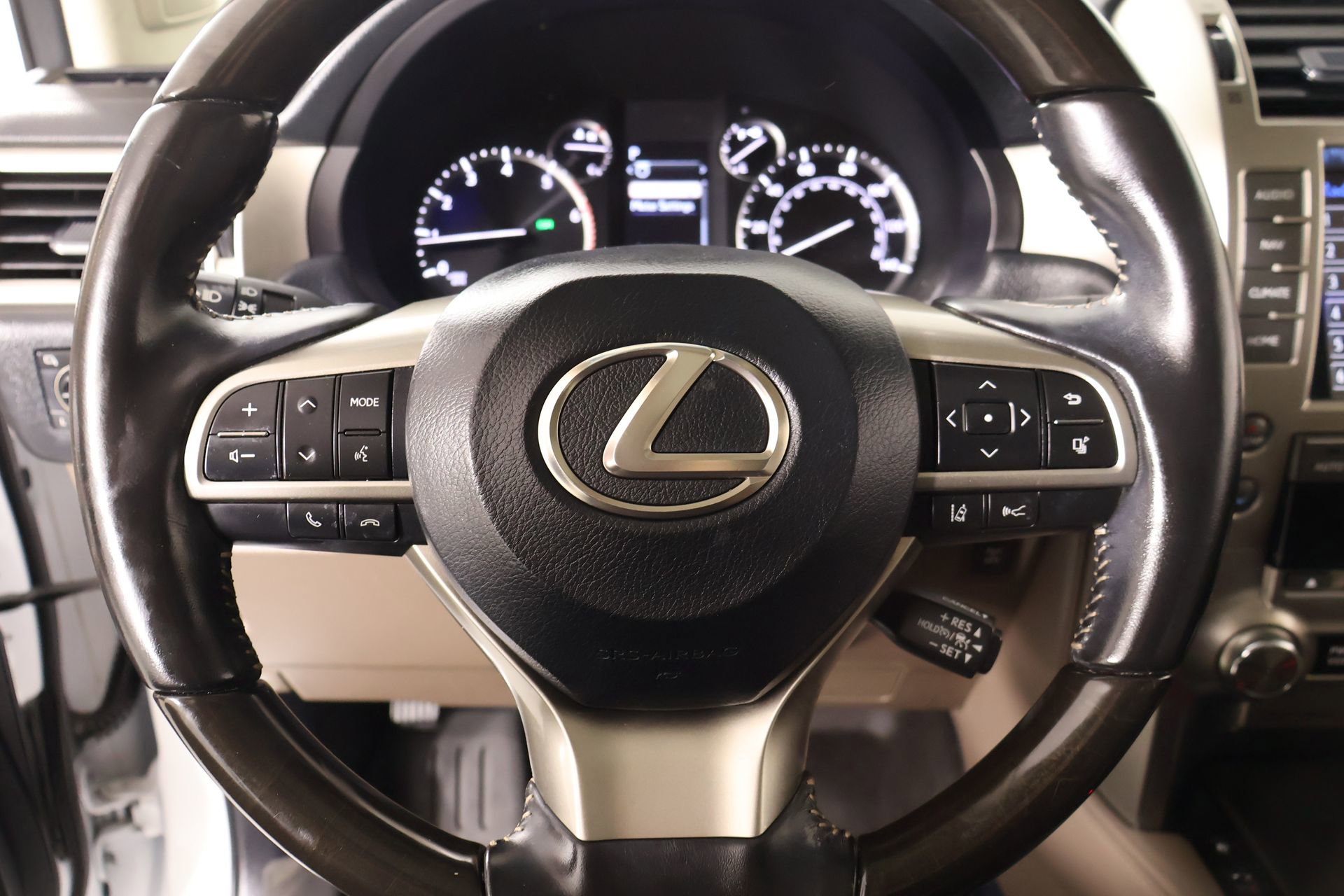 Used 2021 Lexus GX 460 Premium w/ Premium Package image 3