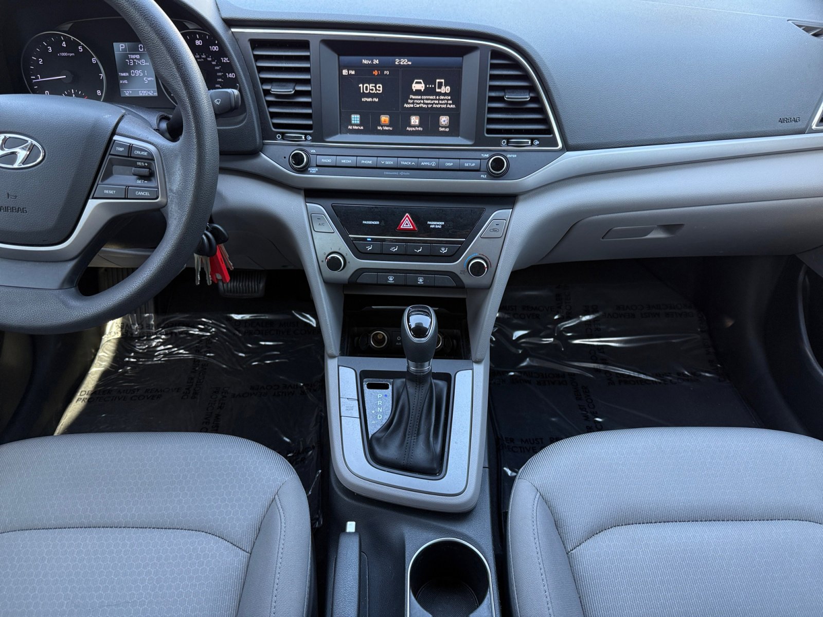 Used 2017 Hyundai Elantra SE image 11