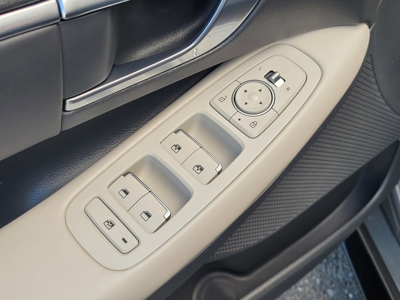 Used 2023 Hyundai Sonata SEL FWD image 17