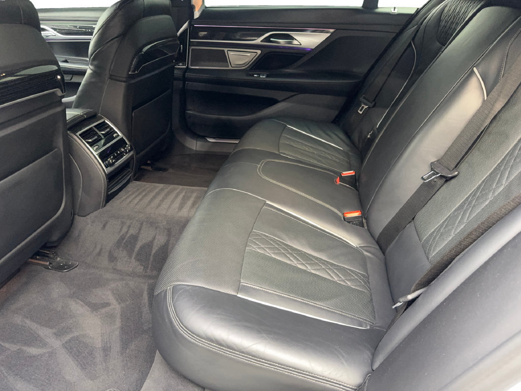 Used 2022 BMW 750i xDrive w/ Executive Package AWD/4WD image 36