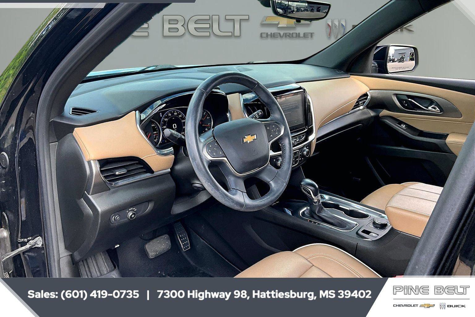 Used 2022 Chevrolet Traverse Premier FWD image 12