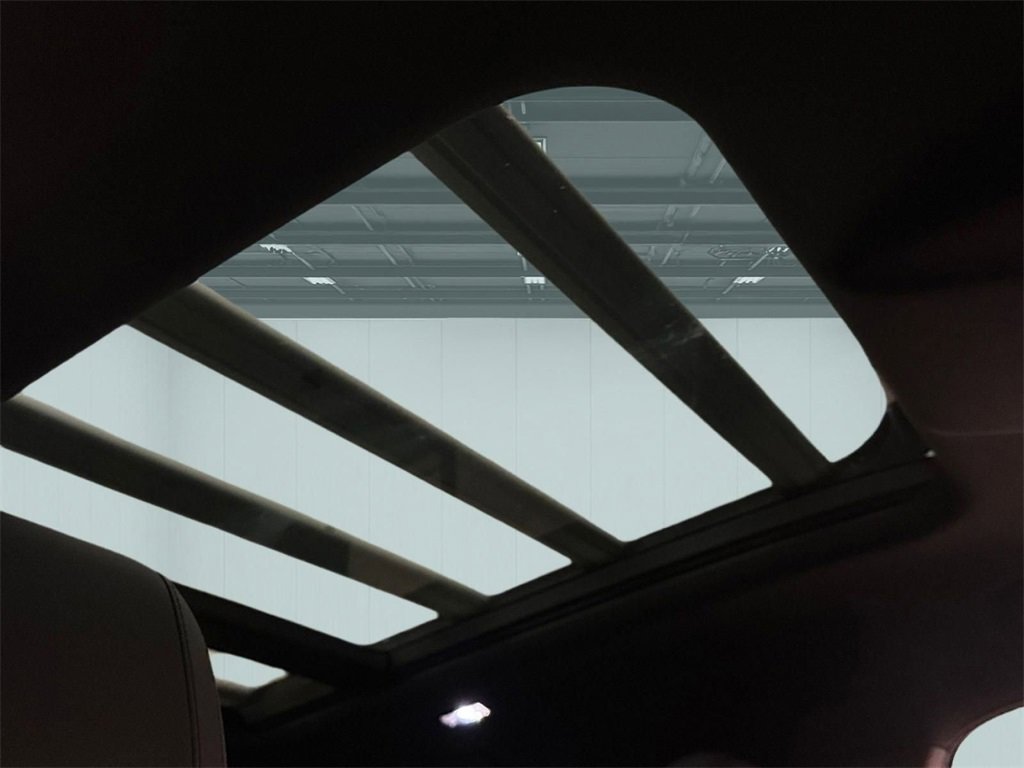 Used 2024 Land Rover Defender 130 S image 18