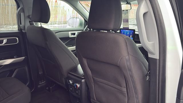 Used 2021 Ford Explorer XLT image 28