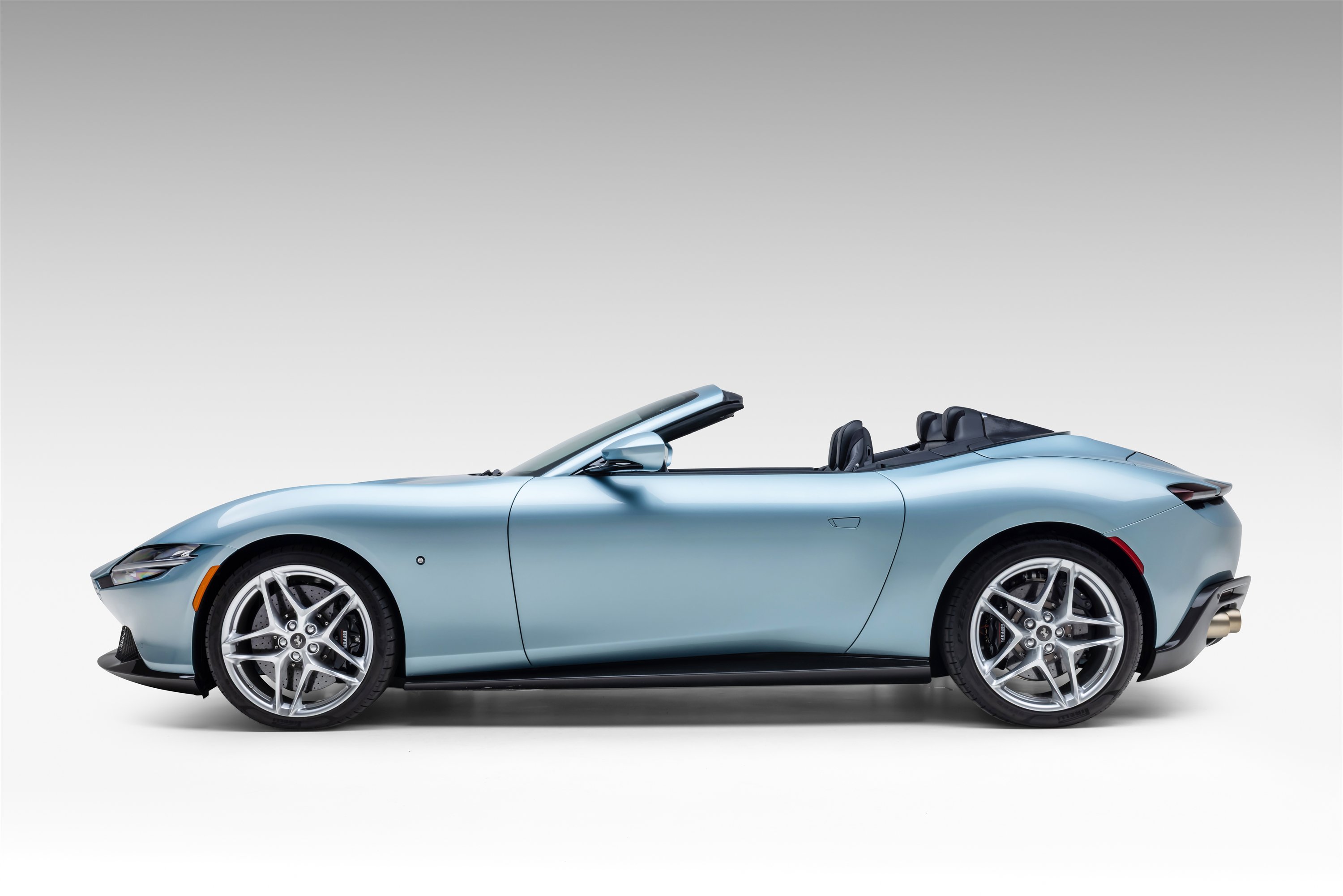 Certified 2024 Ferrari Roma Spider image 7