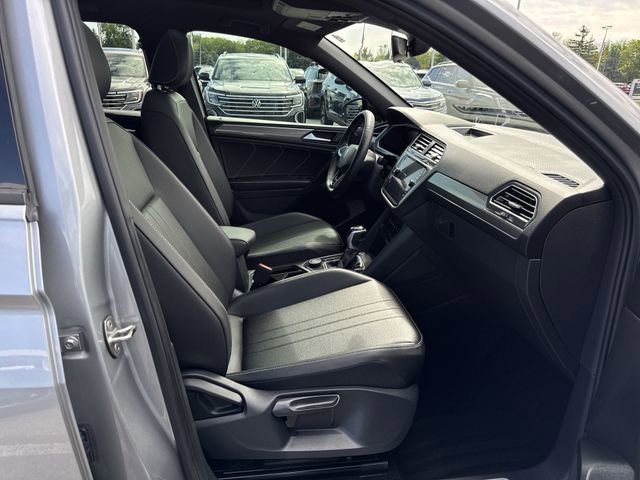 Certified 2023 Volkswagen Tiguan SE R-Line AWD/4WD image 28