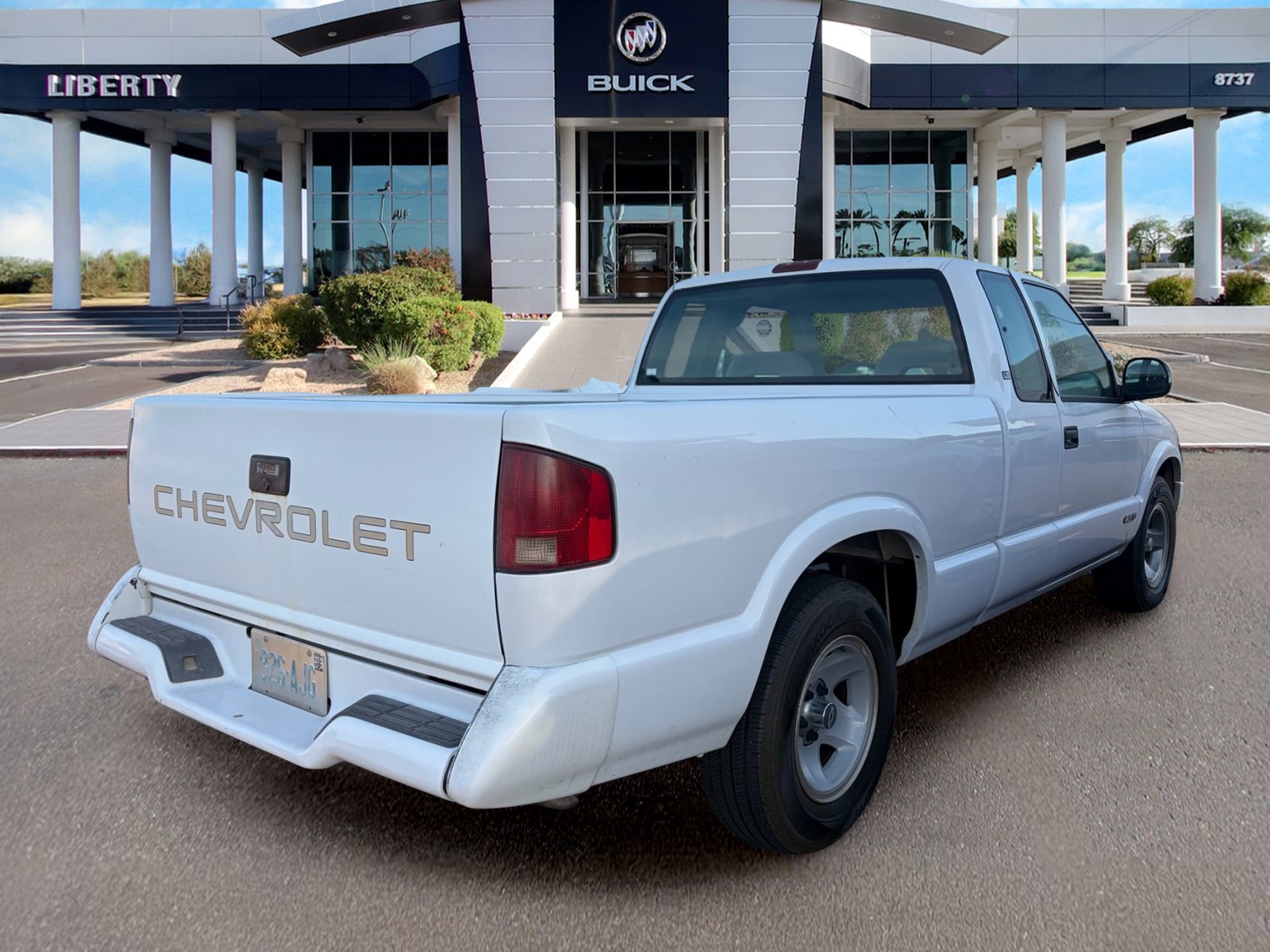 Used 1997 Chevrolet S10 Pickup LS w/ Preferred Equipment Group RWD image 2