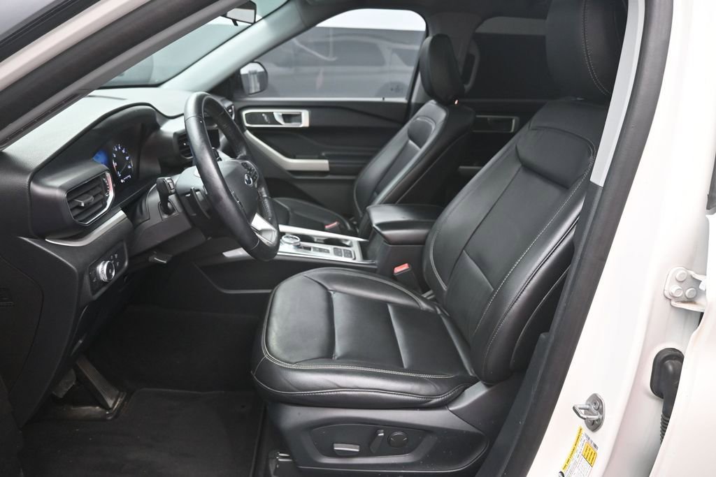 Used 2020 Ford Explorer XLT w/ Equipment Group 202A RWD image 18